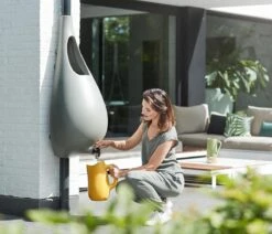 Elho Pure Raindrop 70L - Geel/Oker -Tuinhuis Shop 1200x1028 1