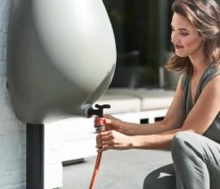 Elho Pure Raindrop 70L - Geel/Oker -Tuinhuis Shop 1200x1028 2