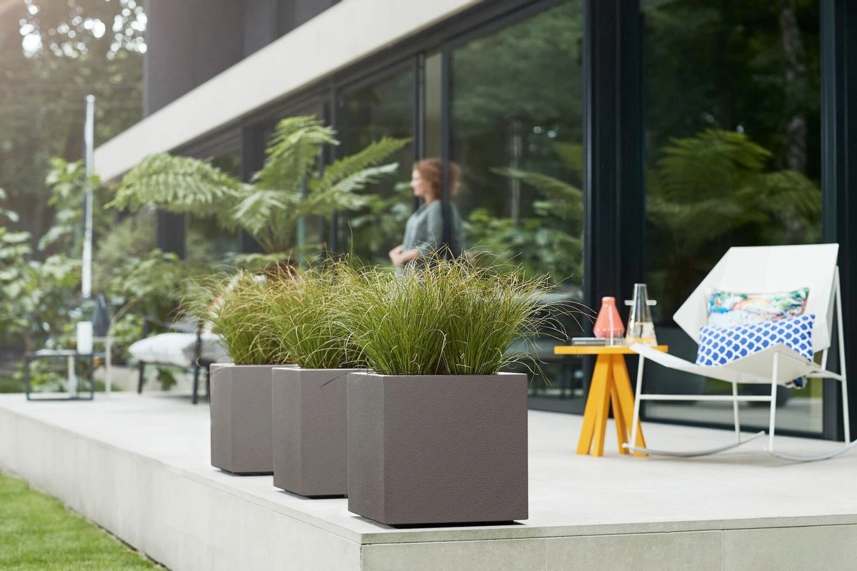 Elho Vivo Structure Finish Vierkant 40 - Plantenbak Voor Binnen & Buiten - Ø 39 X H 41 - Grijs/Warm Grijs 7 Elho Vivo Structure Finish Vierkant 40 - Plantenbak Voor Binnen & Buiten - Ø 39 X H 41 - Grijs/Warm Grijs - Afbeelding 7