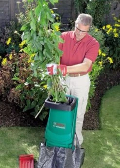 Bosch AXT Rapid 2200 Hakselaar - 2200 W - 90 Kg/u 12 Bosch AXT Rapid 2200 Hakselaar - 2200 W - 90 Kg/u -Tuinhuis Shop 862x1200 1